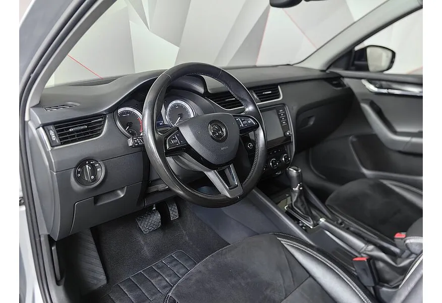 Skoda Octavia 1.4 TSI DSG (150 л.с.) Ambition Серебристый в АВИЛОН. Слайд №11
