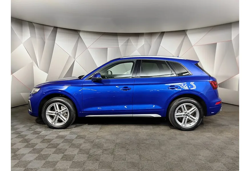 Audi Q5 2.0 TFSI S tronic quattro (249 л.с.) Design Синий в АВИЛОН. Слайд №5