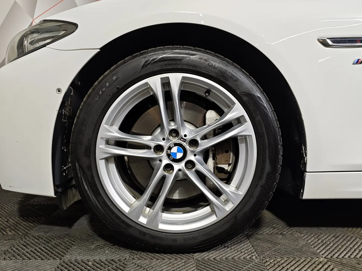 BMW 5 серия 535i xDrive Steptronic (306 л.с.) Белый в АВИЛОН. Слайд №7