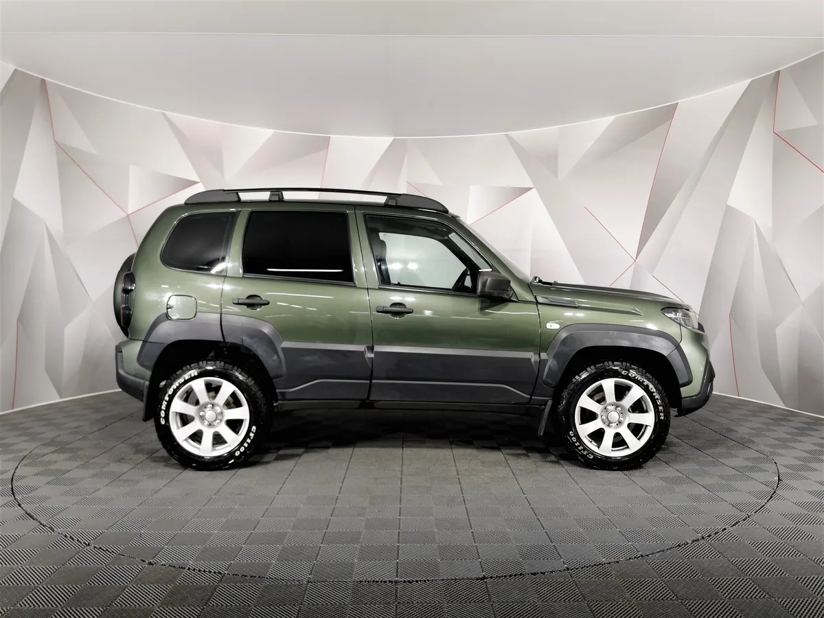 ВАЗ (Lada) Niva 1.7 MT 4WD (80 л.с.) Black Зеленый в АВИЛОН. Слайд №6