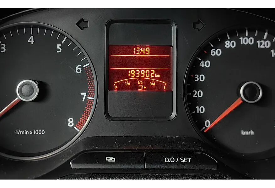 Volkswagen Polo 1.6 MPI MT (110 л.с.) Trendline Серый в АВИЛОН. Слайд №17