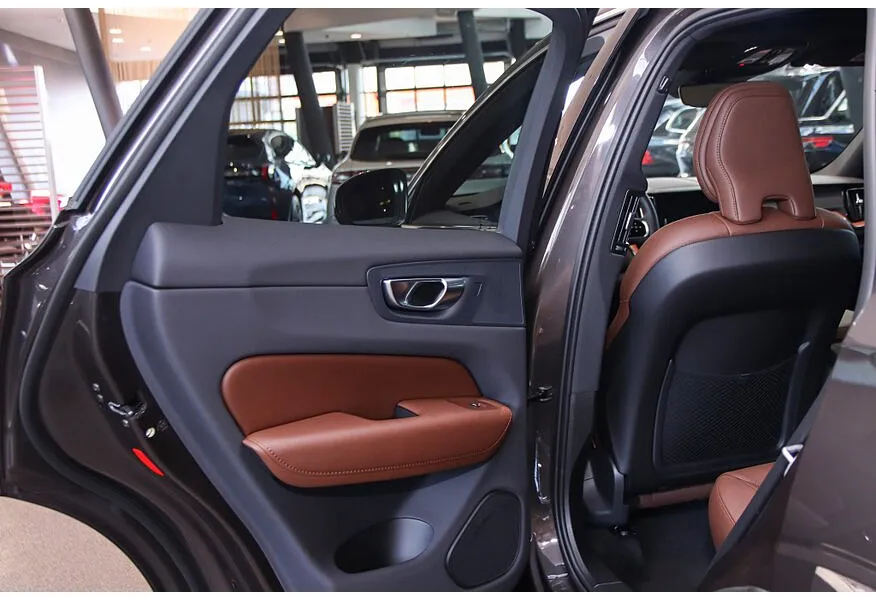 АВИЛОН - Volvo XC60 2.0 AT AWD (264 л.с.) Luxury Edition Серый - slide 4