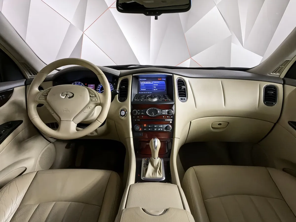 Infiniti QX50 2.5 AT AWD (222 л.с.) Красный в АВИЛОН. Слайд №14