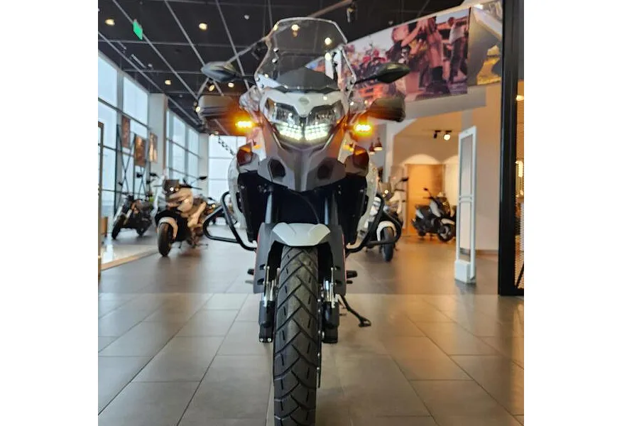 Benelli TRK 502 X 500 см³ (48 л.с.) 500 Комбинированный в АВИЛОН. Слайд №5