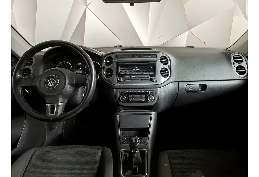 Volkswagen Tiguan 1.4 TSI BlueMotion MT (122 л.с.) Allstar Серебристый в АВИЛОН. Слайд №12