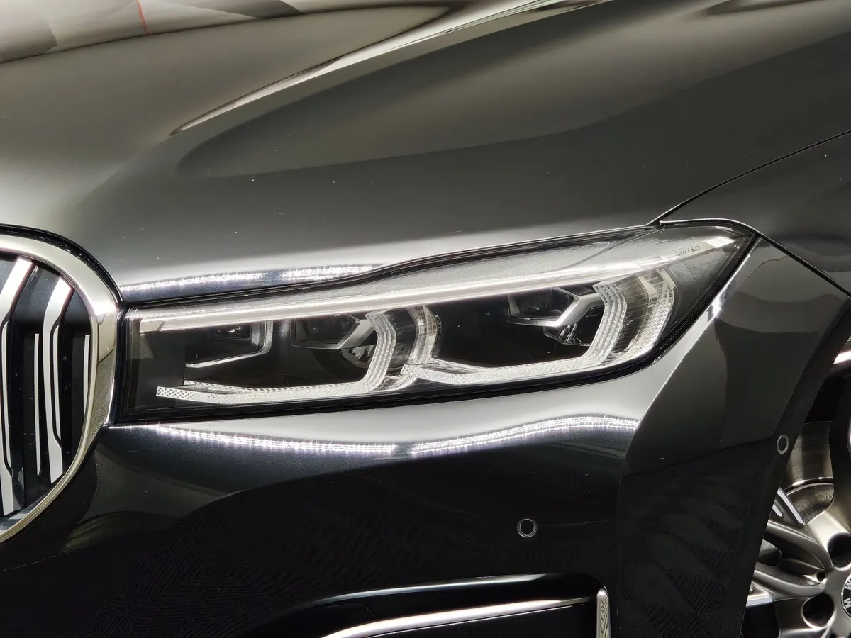 BMW 7 серия 730Ld xDrive AT (249 л.с.) Base (Локальная сборка) Черный в АВИЛОН. Слайд №8