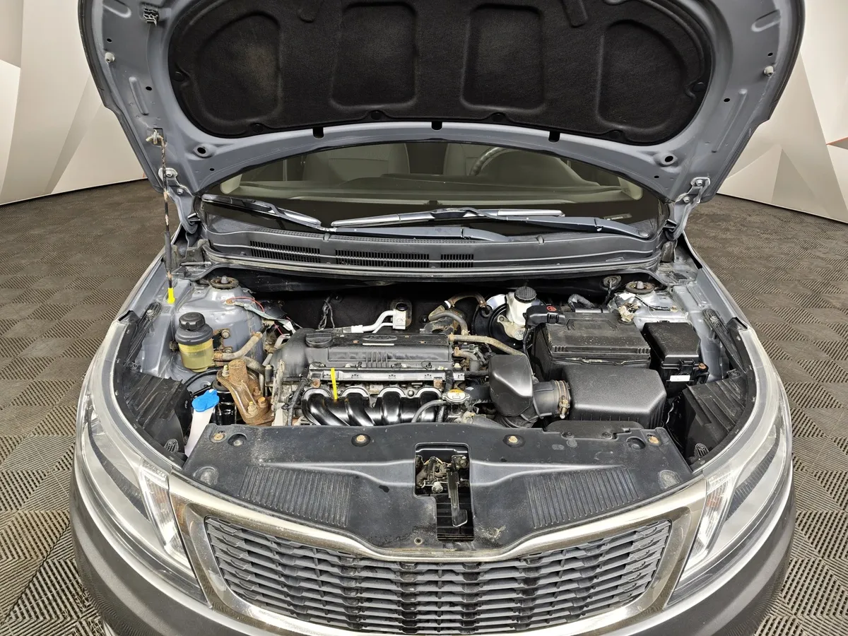 Kia Rio 1.4 MT (107 л.с.) Серый в АВИЛОН. Слайд №11
