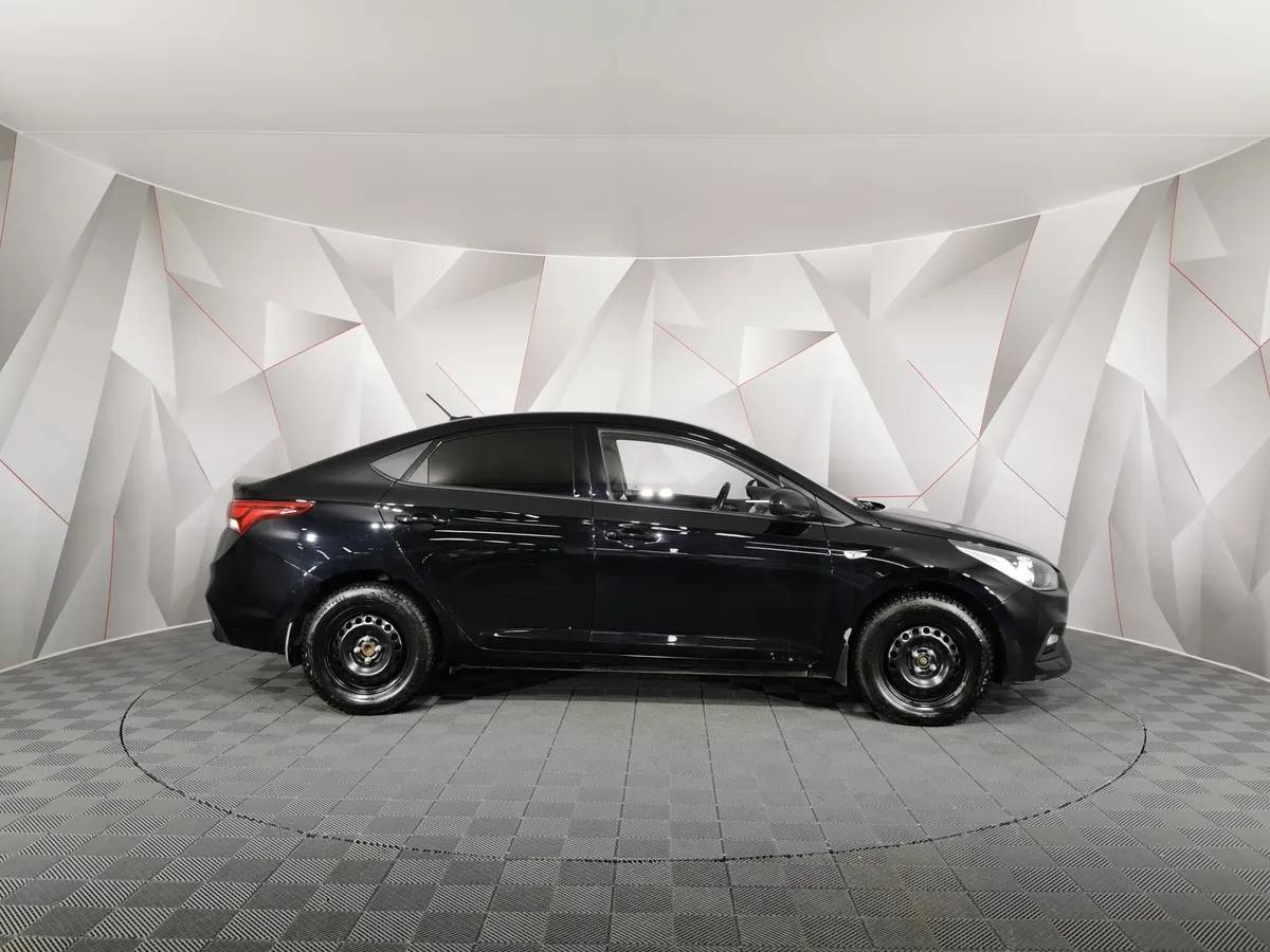 Hyundai Solaris 1.6 MT (123 л.с.) Comfort Черный в АВИЛОН. Слайд №6