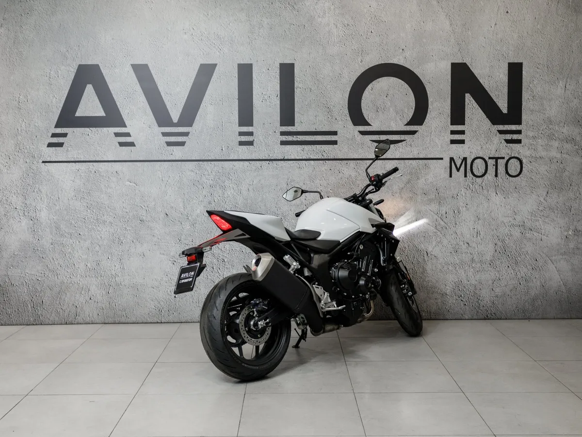 Honda CB1000 Hornet 998 см³ (158 л.с.) (158) 998 Белый в АВИЛОН. Слайд №4