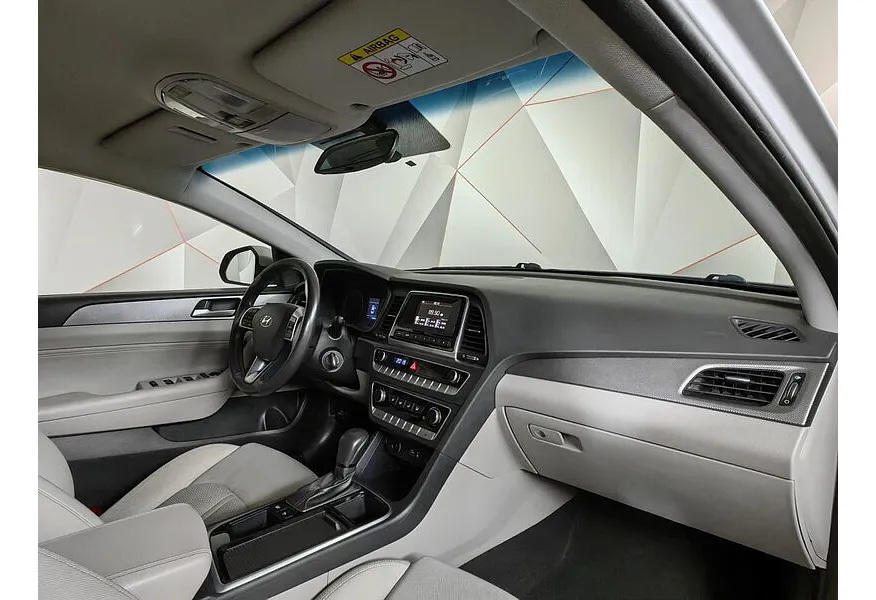 Hyundai Sonata 2.0 MPi AT (150 л.с.) Comfort Серебристый в АВИЛОН. Слайд №13