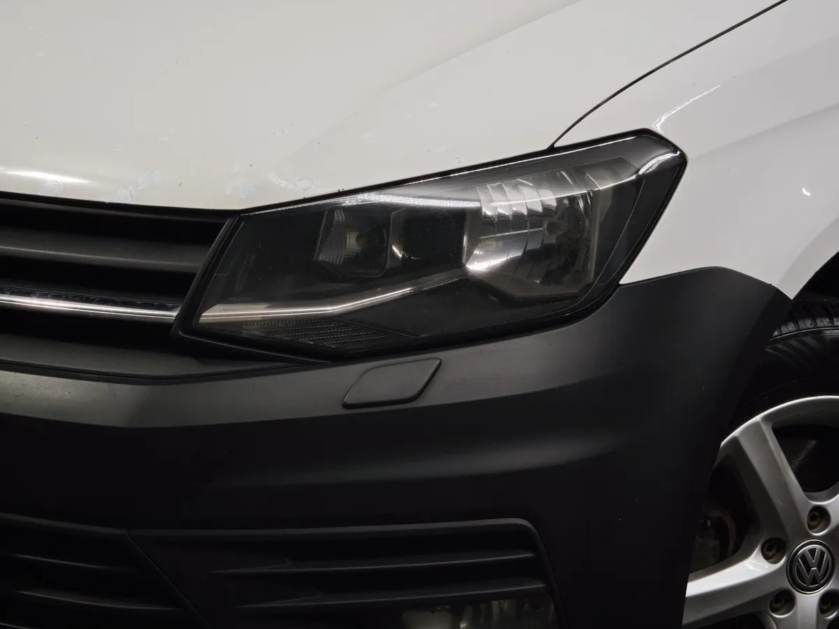 Volkswagen Caddy 1.6 TDI DSG (102 л.с.) Comfortline (5 мест) Белый в АВИЛОН. Слайд №10