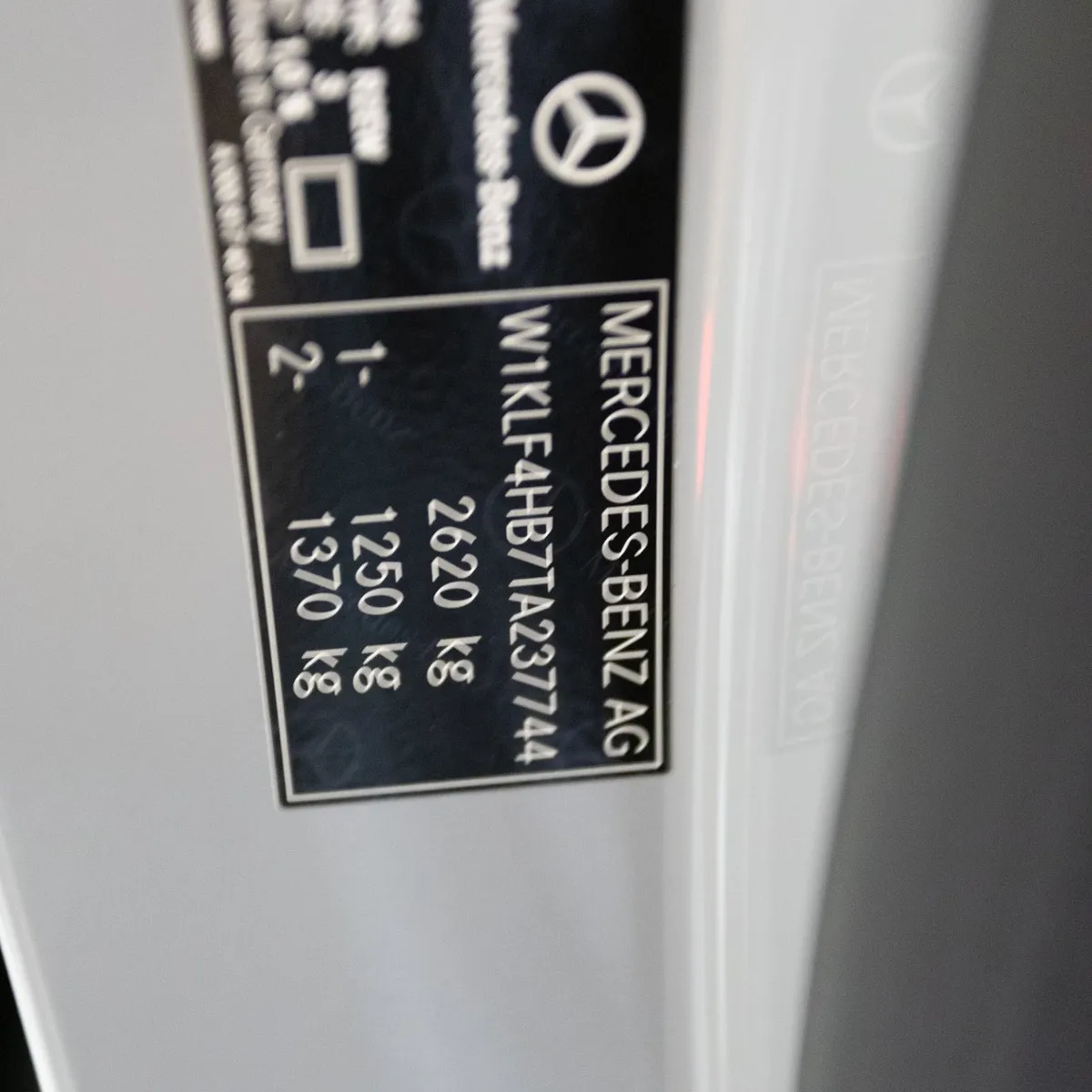 Mercedes-Benz E-Класс E 300 4MATIC (258 л.с.) Серый в АВИЛОН. Слайд №9