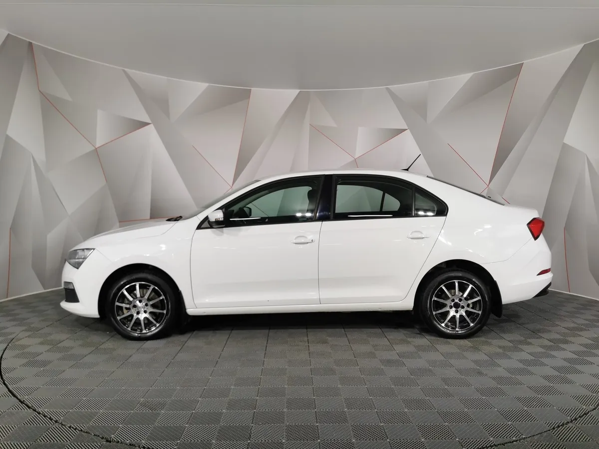 Skoda Rapid 1.6 AT (110 л.с.) Белый в АВИЛОН. Слайд №5