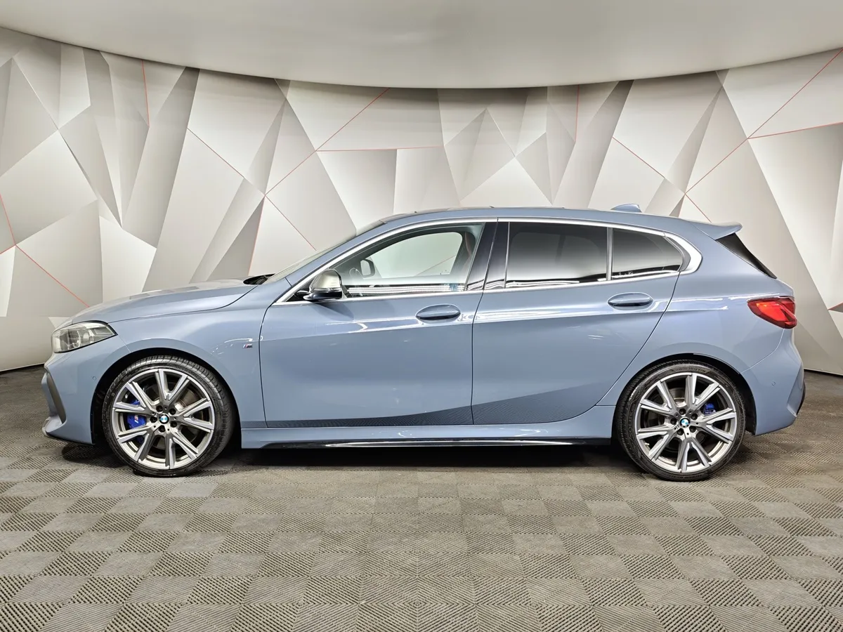 BMW 1 серия M135i 2.0T AT xDrive (306 л.с.) Серый в АВИЛОН. Слайд №5
