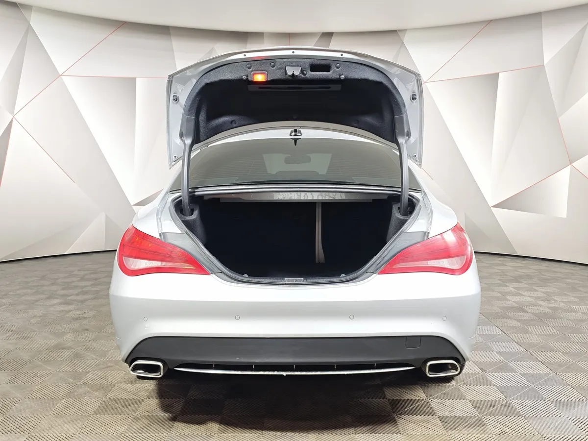 Mercedes-Benz CLA 200 7G-DCT (156 л.с.) Серебристый в АВИЛОН. Слайд №12