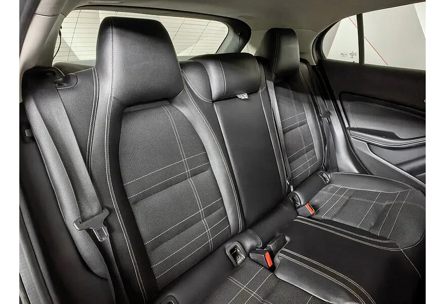 Mercedes-Benz GLA 250 7G-DCT 4MATIC (211 л.с.) Особая серия Черный в АВИЛОН. Слайд №9