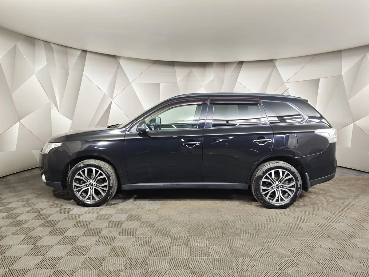 Mitsubishi Outlander 2.4 CVT 4WD (167 л.с.) Черный в АВИЛОН. Слайд №5