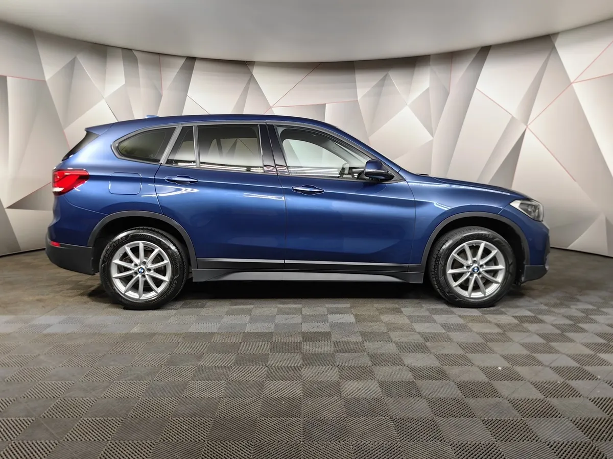 BMW X1 18i sDrive (140 л.с.) Синий в АВИЛОН. Слайд №6