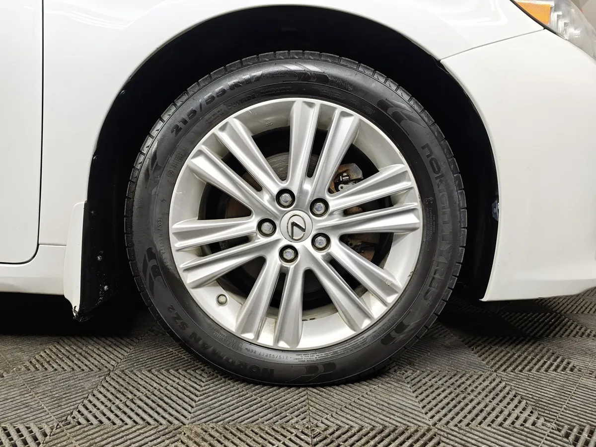 Lexus ES 250 AT (184 л.с.) Comfort Белый в АВИЛОН. Слайд №9