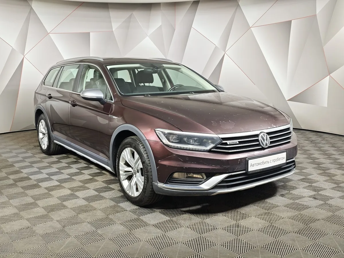 Volkswagen Passat 2.0 TSI BlueMotion DSG 4motion (220 л.с.) Красный в АВИЛОН. Слайд №3