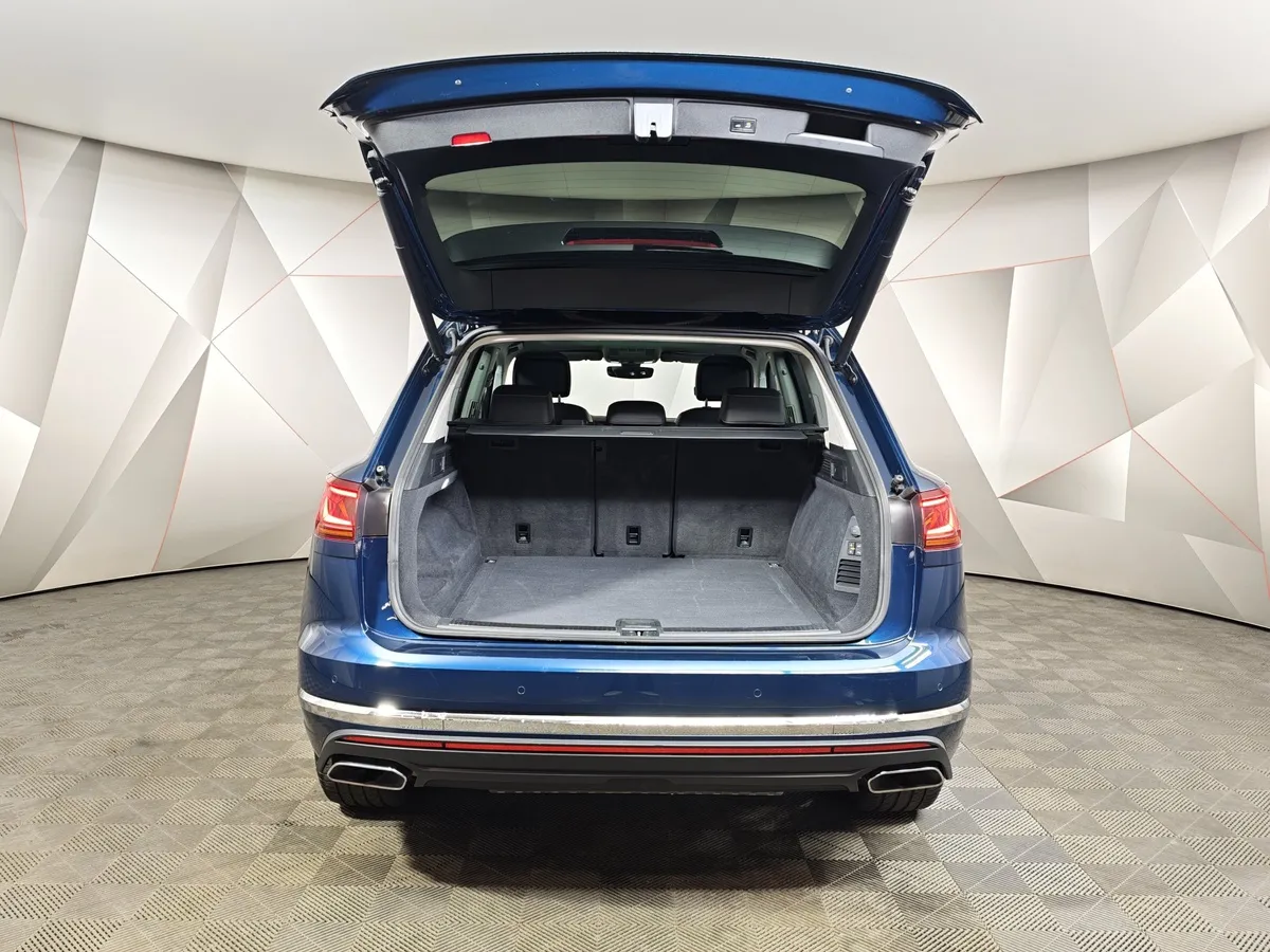 Volkswagen Touareg 3.0 V6 TDI Tiptronic 4Motion (249 л.с.) R-Line Синий в АВИЛОН. Слайд №12