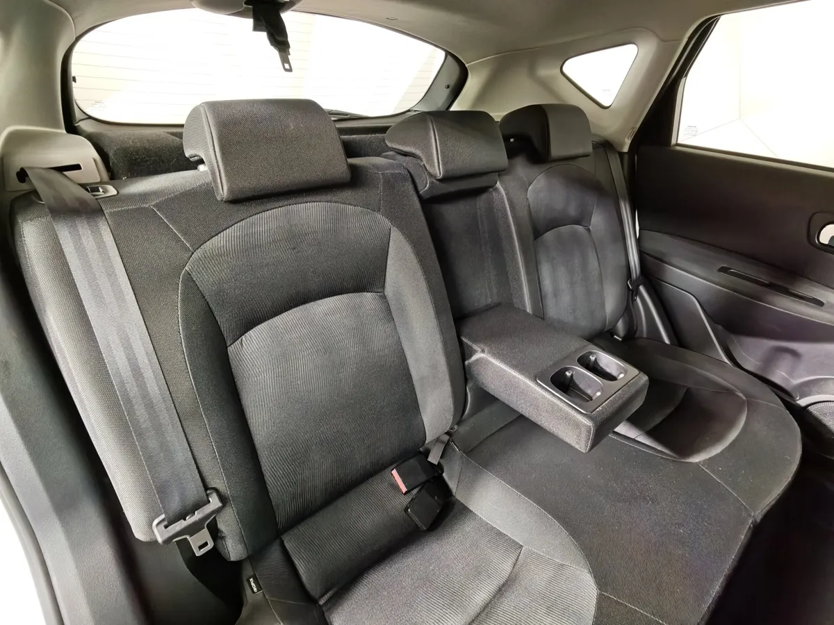 Nissan Qashqai 2.0 CVT AWD (141 л.с.) Белый в АВИЛОН. Слайд №17