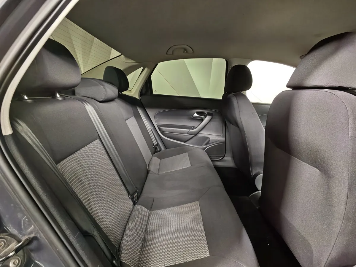 Volkswagen Polo 1.6 MT (105 л.с.) Comfortline Серый в АВИЛОН. Слайд №14