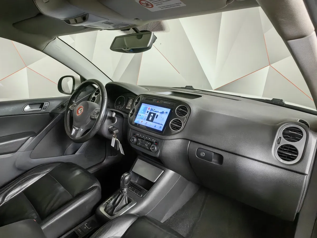 Volkswagen Tiguan 2.0 TSI 4Motion AT (170 л.с.) Track & Field Белый в АВИЛОН. Слайд №12