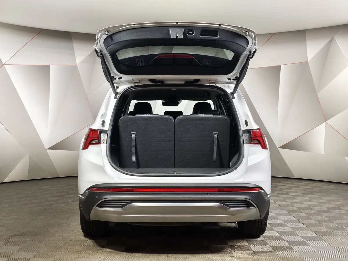Hyundai Santa Fe 2.5 AWD 6AT (7 мест) (180 л.с.)   Prestige + Smart Sense Белый в АВИЛОН. Слайд №12