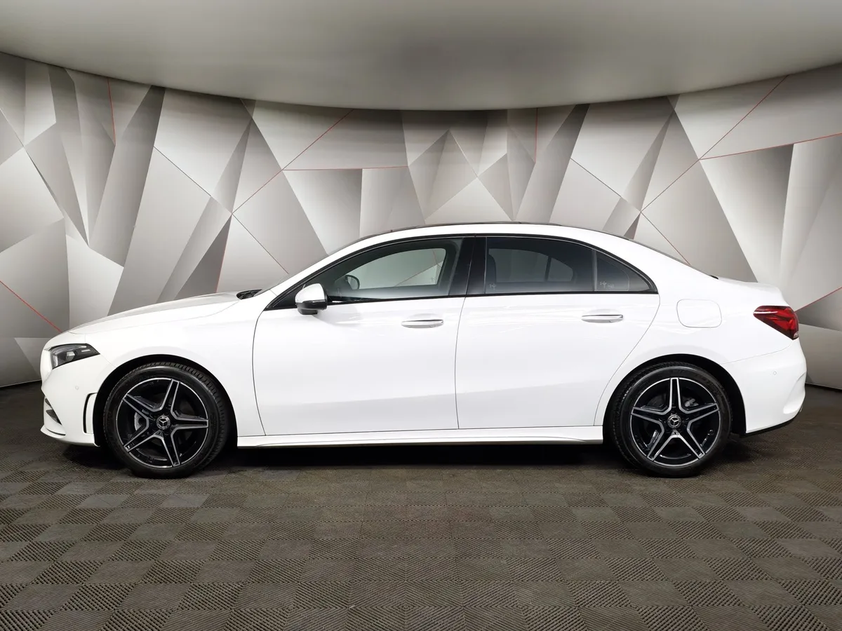 Mercedes-Benz A-Класс A 200 7G-DCT (150 л.с.) Sport Белый в АВИЛОН. Слайд №5