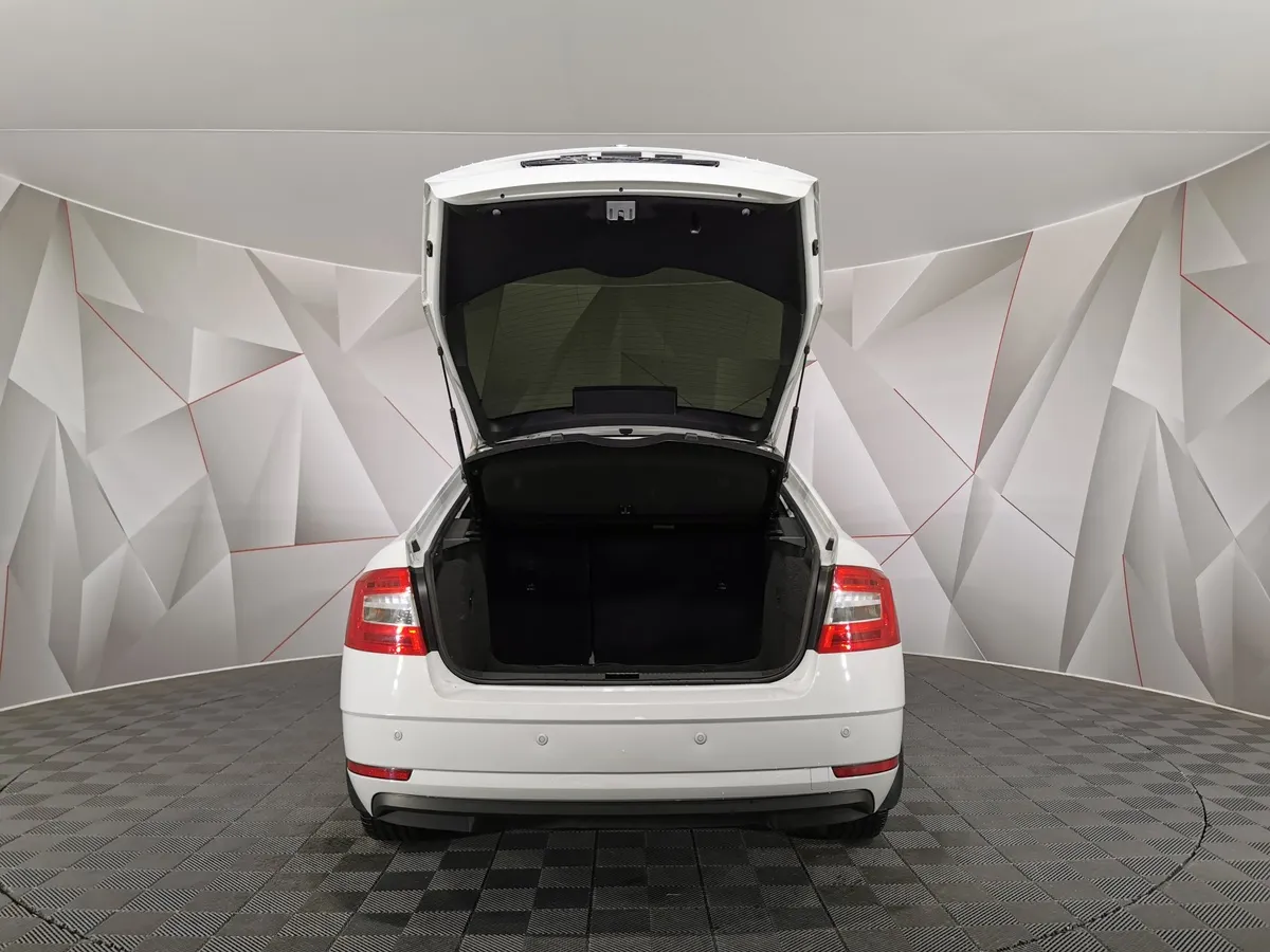 Skoda Octavia 1.6 MPI AT (110 л.с.) Белый в АВИЛОН. Слайд №11
