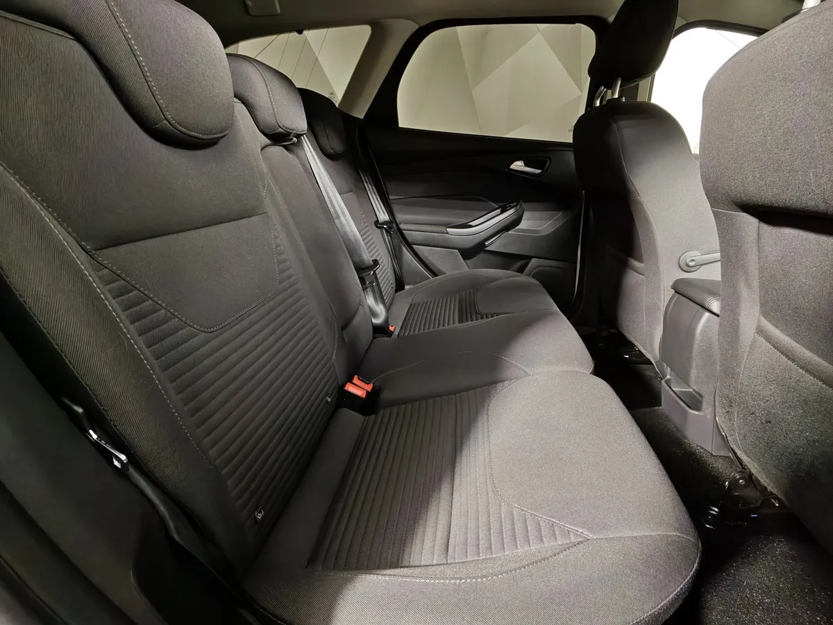 Ford Focus 1.5 EcoBoost AT (150 л.с.) Titanium Белый в АВИЛОН. Слайд №16