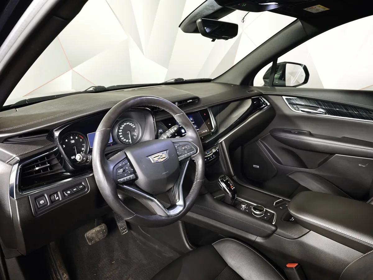 Cadillac XT6 2.0T AT AWD (200 л.с.) Sport Черный в АВИЛОН. Слайд №18