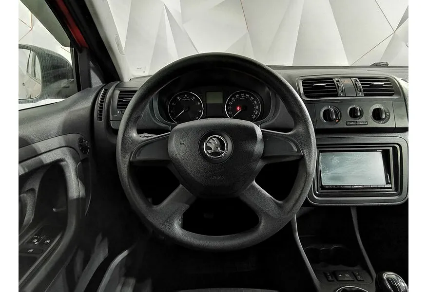 Skoda Fabia 1.4 MT (125 л.с.) Красный в АВИЛОН. Слайд №20