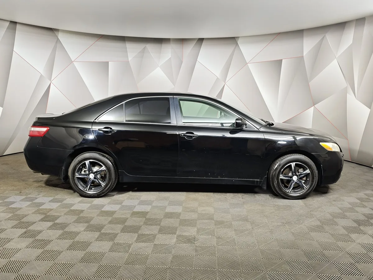 Toyota Camry 2.4 VVT-i AT (167 л.с.) Черный в АВИЛОН. Слайд №6