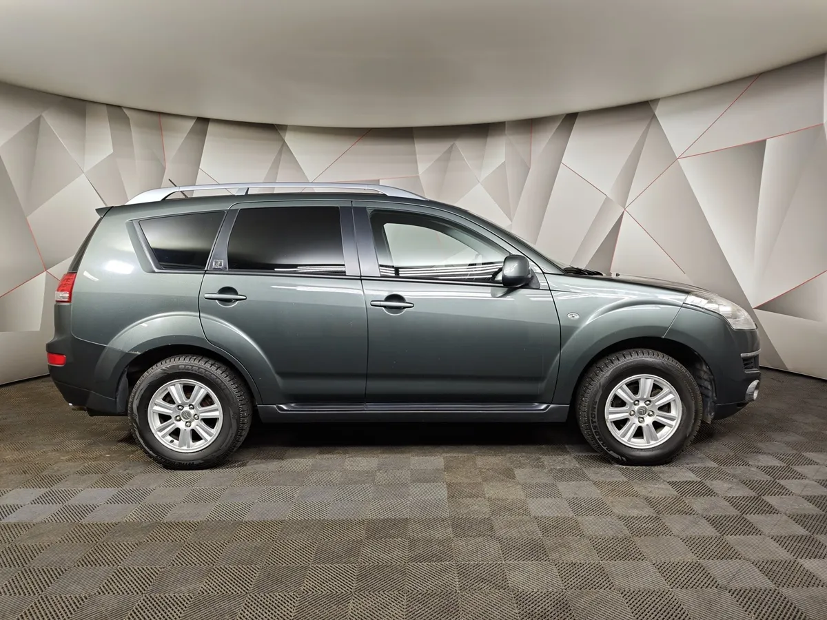 Citroen C-Crosser 2.4 CVT 4WD (170 л.с.) Серый в АВИЛОН. Слайд №6