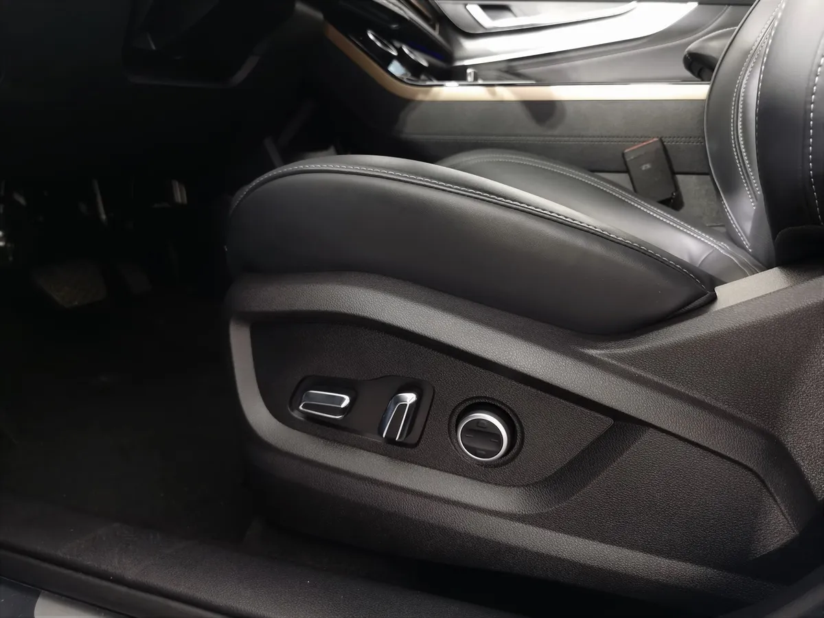 EXEED LX 1.5T CVT (147 л.с.) Business Синий в АВИЛОН. Слайд №19