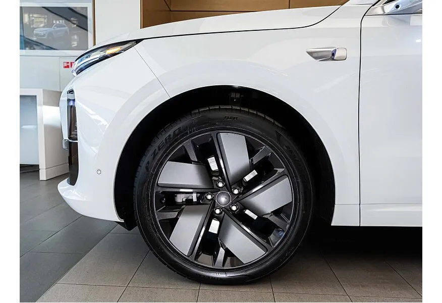 Li Auto L6 1.5 AT 4WD (150 л.с.) Max Белый в АВИЛОН. Слайд №15