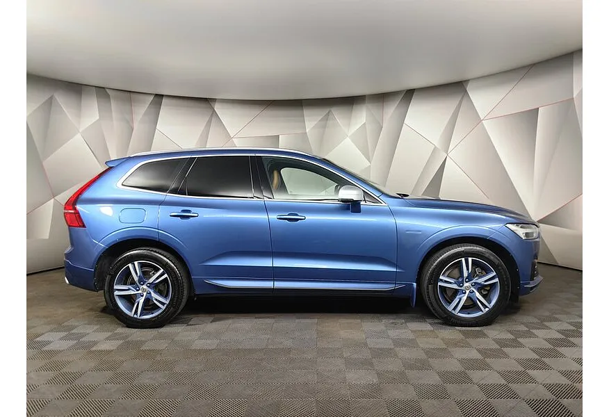 Volvo XC60 2.0 T6 AT AWD (320 л.с.) R-Design Синий в АВИЛОН. Слайд №4