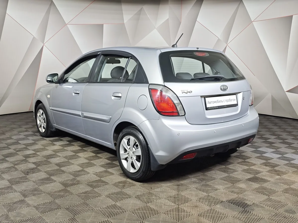 Kia Rio 1.4 AT (97 л.с.) Classic Серый в АВИЛОН. Слайд №4