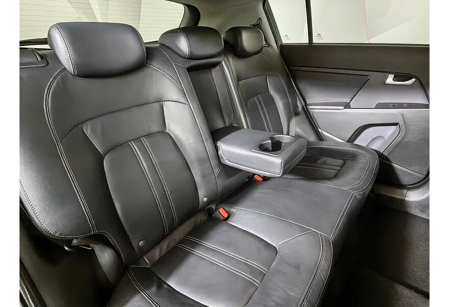 Kia Sportage 2.0 AT AWD (150 л.с.) Черный в АВИЛОН. Слайд №16