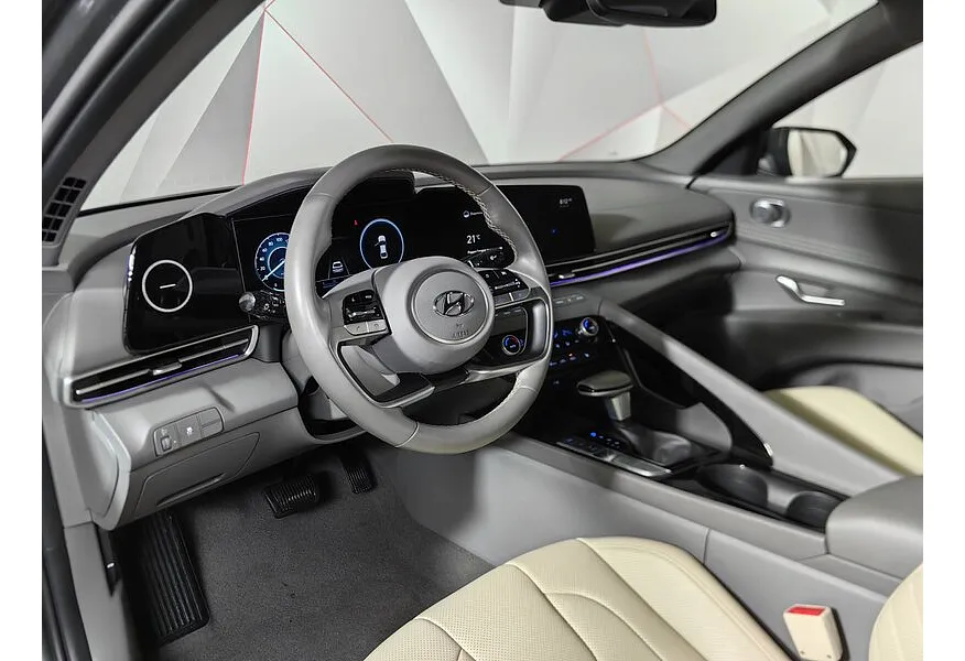 Hyundai Elantra 1.6 AT (128 л.с.) Elegance + Smart Sense Серый в АВИЛОН. Слайд №18