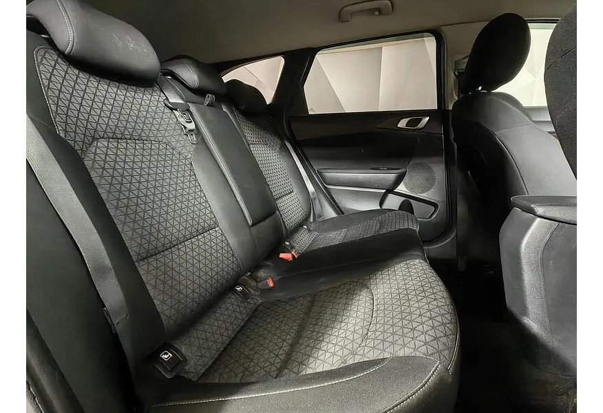 Kia Ceed 1.6 AT (129 л.с.) Classic Белый в АВИЛОН. Слайд №16