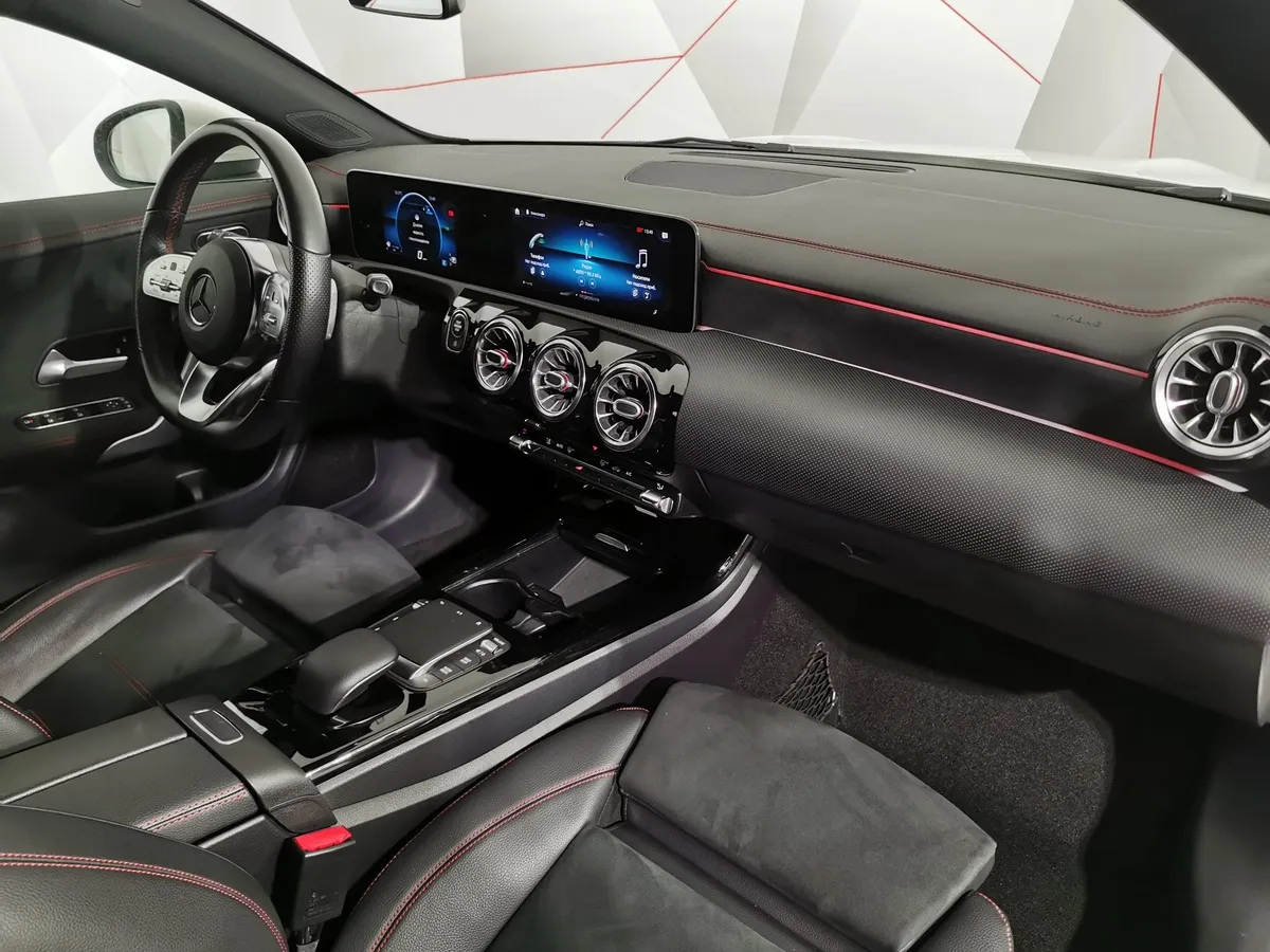 Mercedes-Benz CLA 200 7G-DCT (150 л.с.) Sport Белый в АВИЛОН. Слайд №12