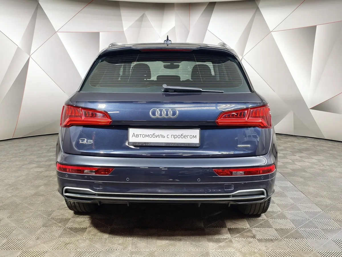 Audi Q5 2.0 TFSI S tronic quattro (249 л.с.) Design Синий в АВИЛОН. Слайд №8