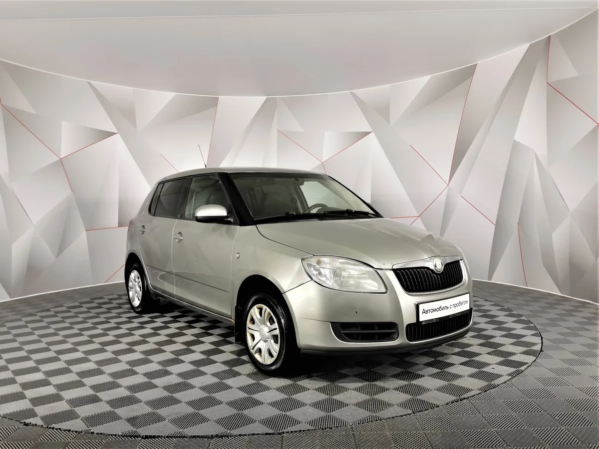 Skoda Fabia 1.2 MT (70 л.с.) Серый в АВИЛОН. Слайд №3