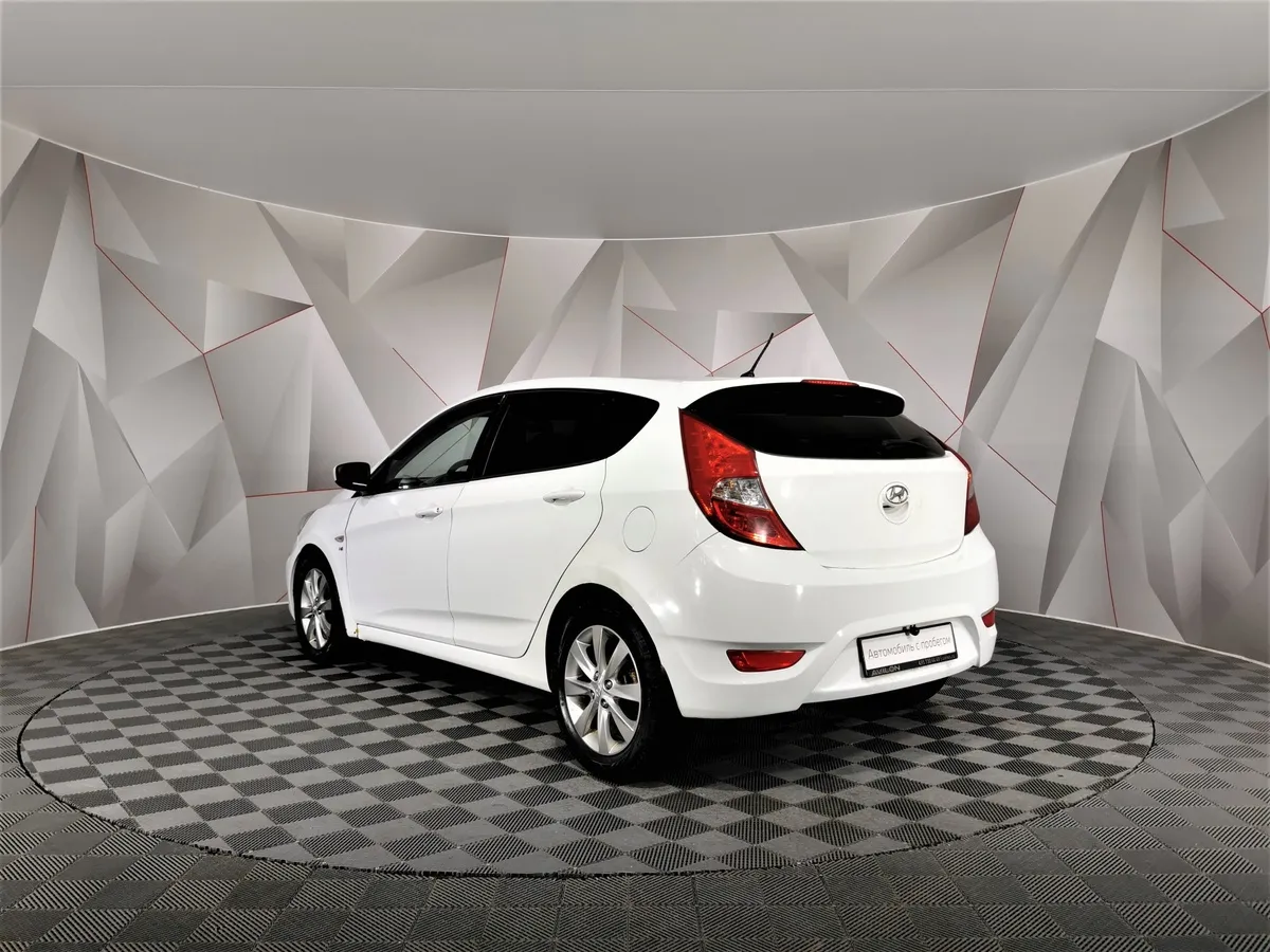 Hyundai Solaris 1.6 AT (123 л.с.) Active Белый в АВИЛОН. Слайд №4