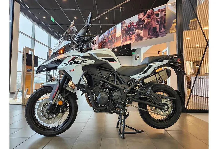 Benelli TRK 502 X 500 см³ (48 л.с.) 500 Комбинированный в АВИЛОН. Слайд №3