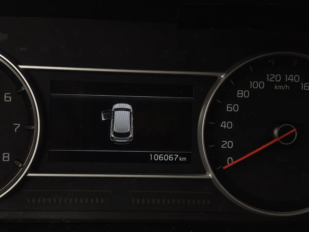 Kia Sorento 2.5 MPI 2WD AT (180 л.с.) Classic Белый в АВИЛОН. Слайд №18
