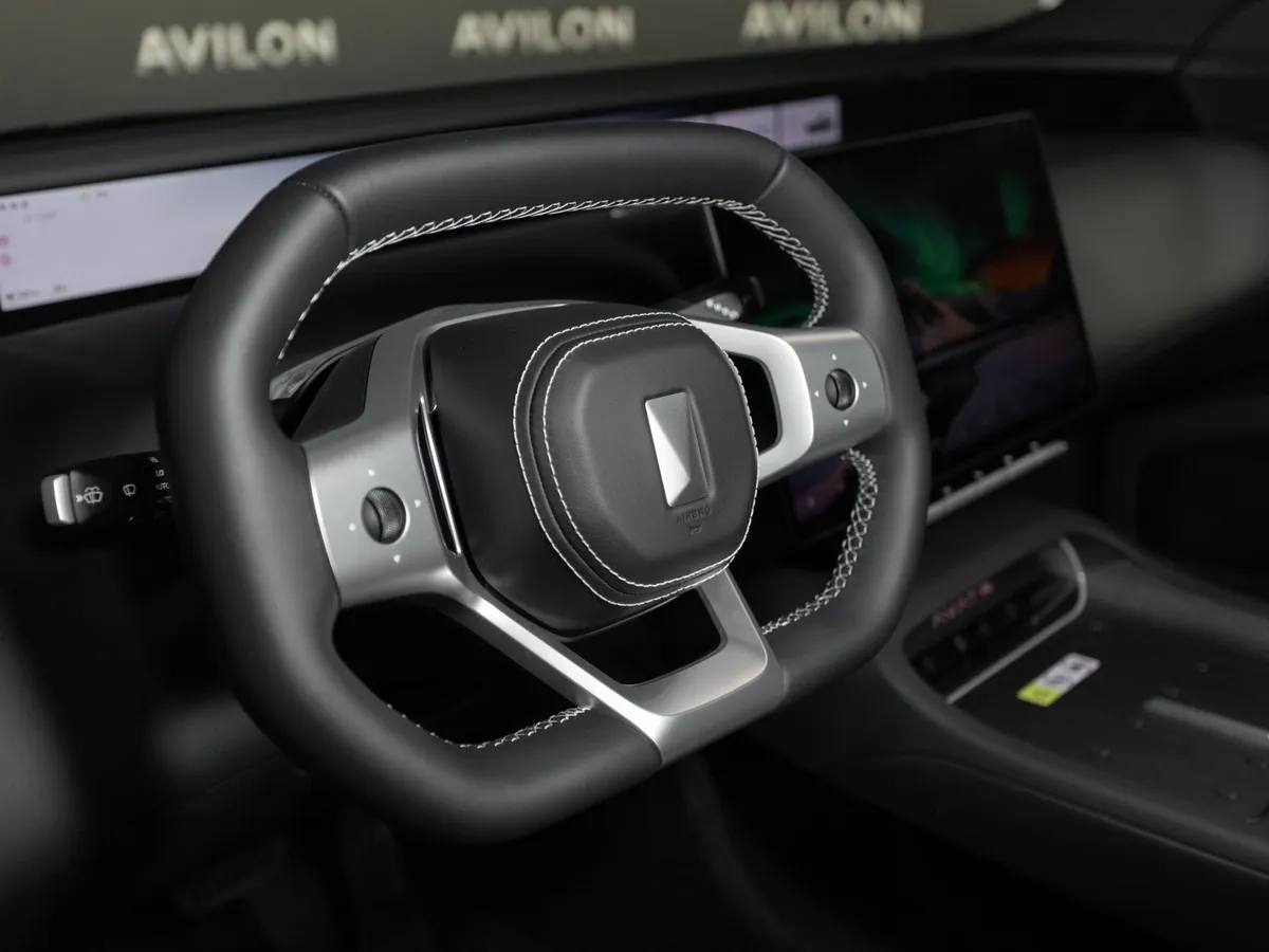 Avatr 12 AT 4WD (578 л.с.) Dual Motor Dynamic Черный в АВИЛОН. Слайд №10